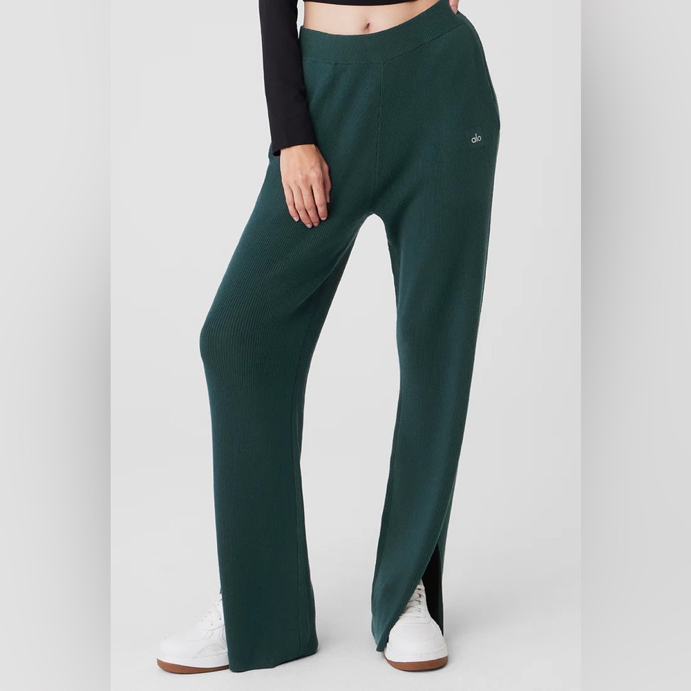 Alo Yoga Salana Pants in midnight green